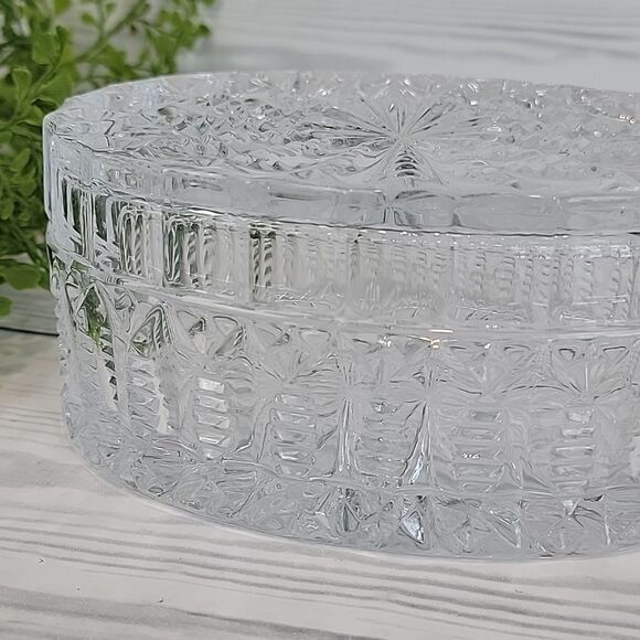 Bohemian crystal Royal Limited oval trinket box 6.5" X 4.5" - Picture 8 of 8